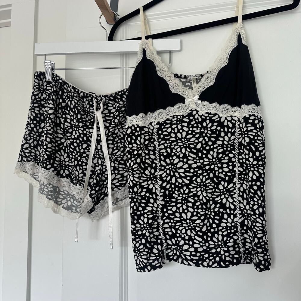 PJ Salvage (M) Y2K Lace / Floral Black & White Matching Pajama Set- Tank, Shorts